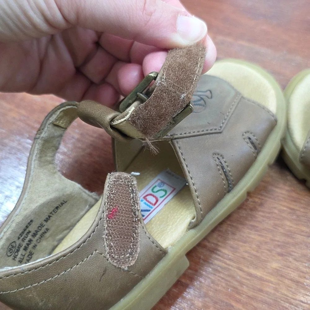 McKids Home Run Brown Baseball T-Strap Sandals Boy's Kid's Size 8.5 Vintage Y2K